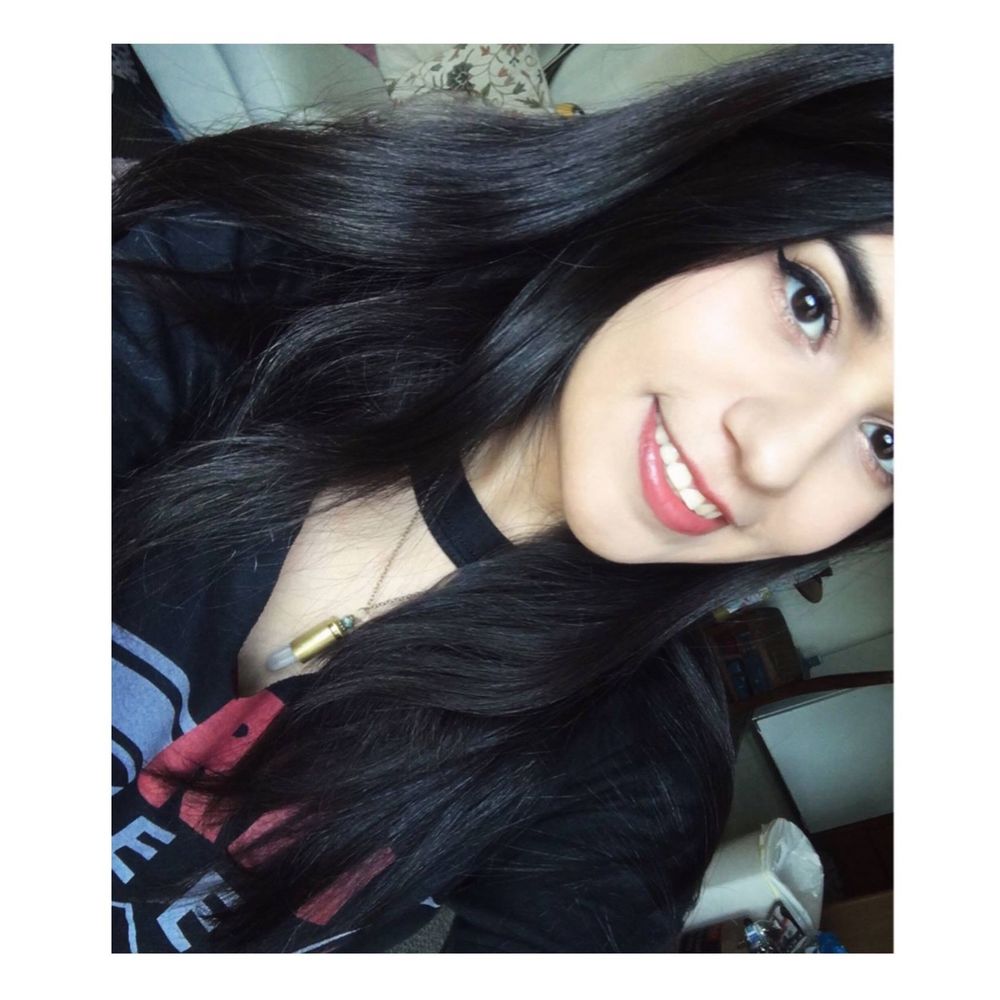 Meet your Posher, Clio